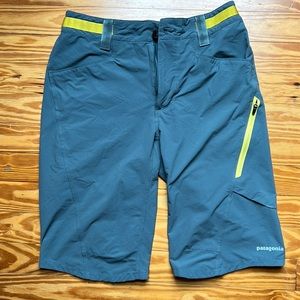 Patagonia Mens XS mountain bike shorts with liner